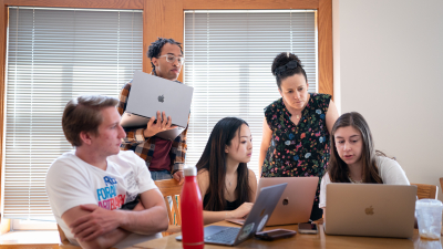Olga Troyanskaya teaching students