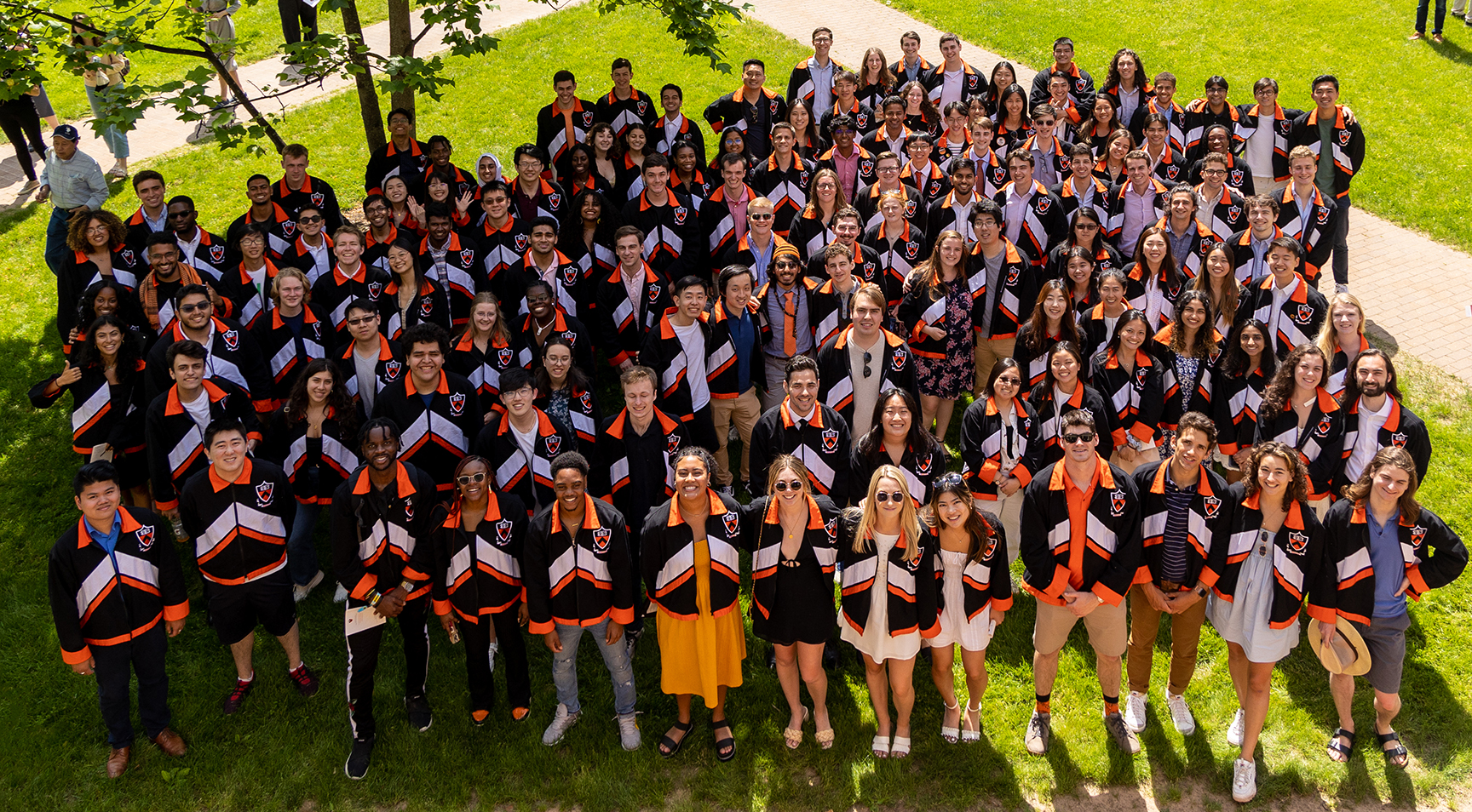 Outdoor photo of entire class of 2022 who attended Class Day.