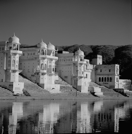 pushkar2.jpg (49125 bytes)