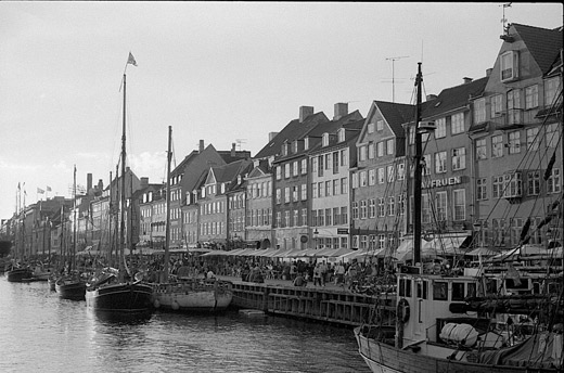 nyhavn2.jpg (64421 bytes)