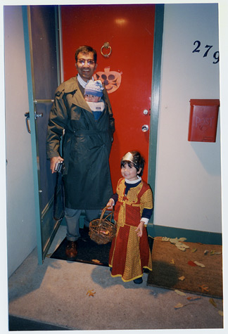 tricktreat.jpg (54365 bytes)